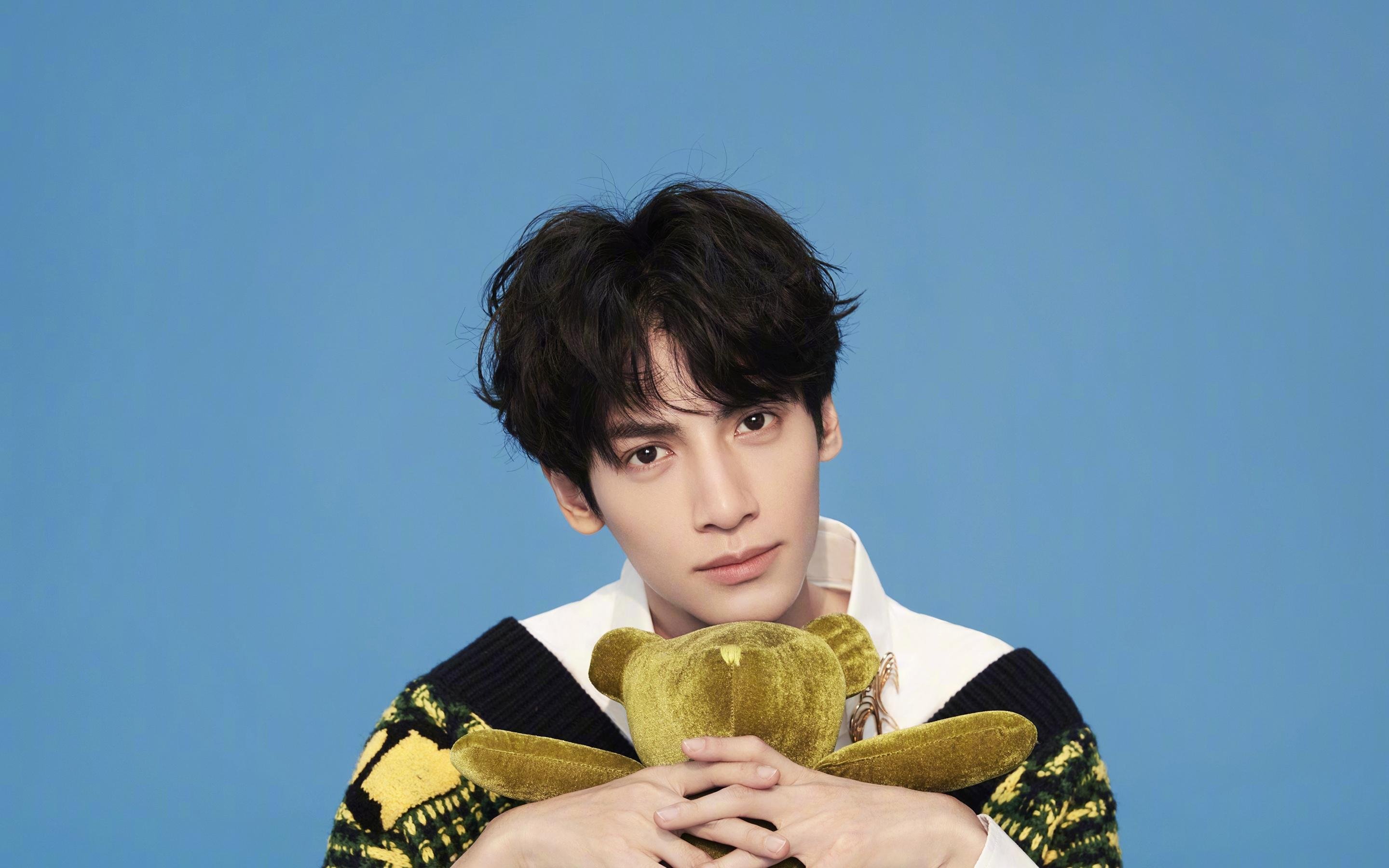 爱游戏app-南非羚羊队的后场防守：坚如磐石，每一次防守都展现极高的球技